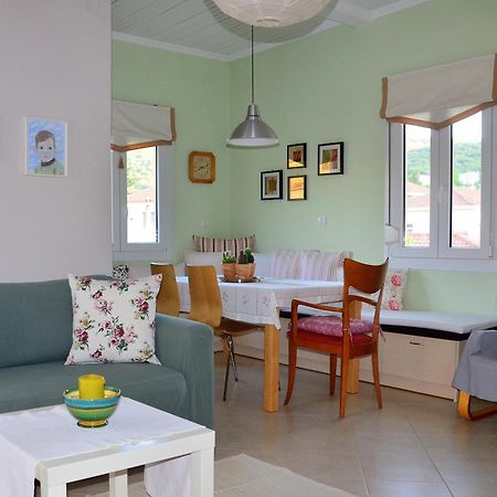Family And Relaxing House In A Village Rodotopi Luaran gambar